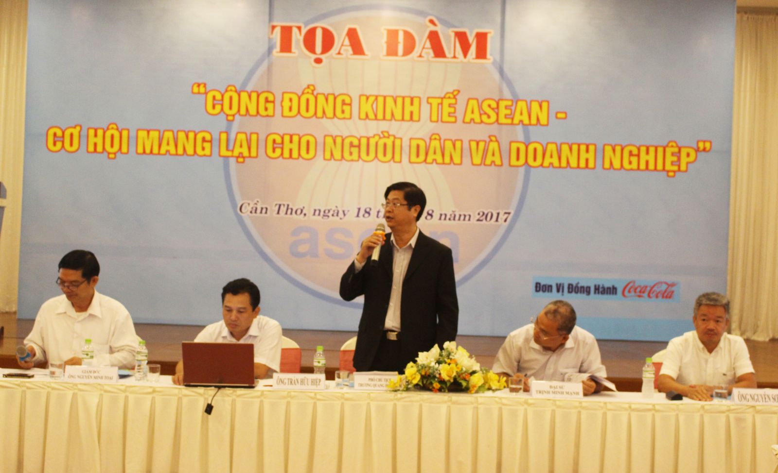 Phó Chủ tịch Trương Quang Hoài Nam phát biểu tại tọa đàm. Ảnh: Thu Hà