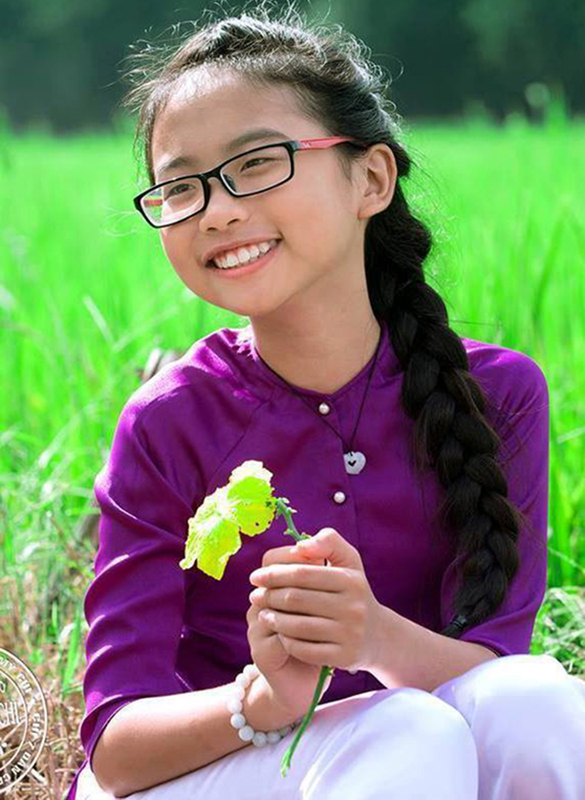 Đừng khoác hào quang cho con trẻ!