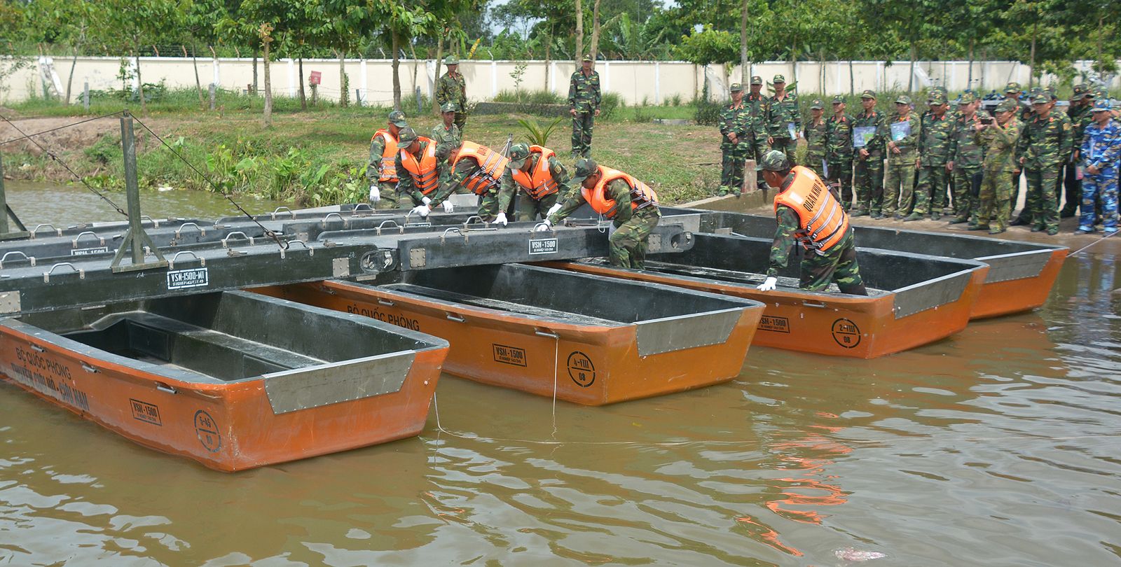 Huấn luyện bổ túc nghiệp vụ cứu hộ - cứu nạn