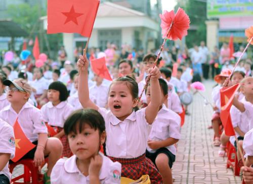 Lạm thu đầu năm học: Phải xóa bỏ tình trạng “núp bóng” tự nguyện