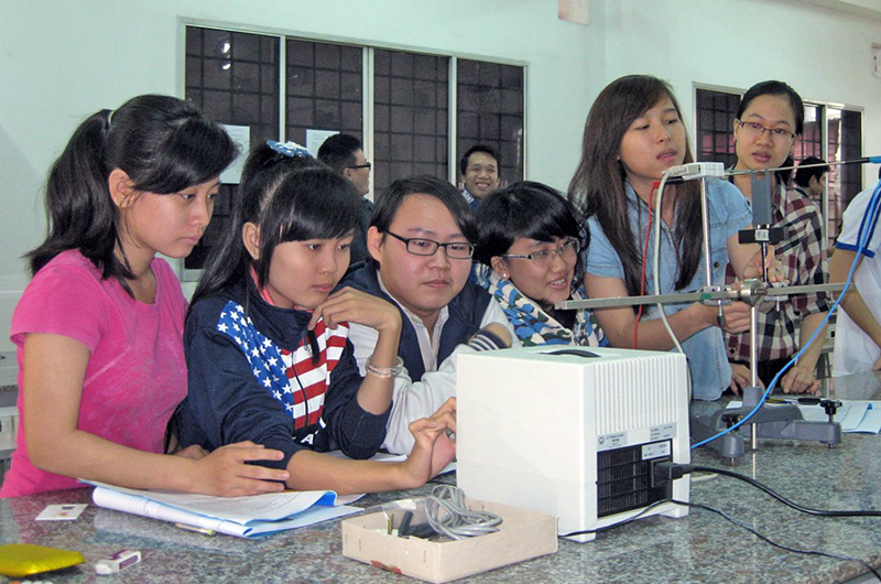 Tăng quyền tự chủ và
đẩy mạnh phân tầng đại học