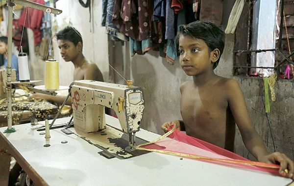 Công nhân dệt may tại Thủ đô Dhaka, Bangladesh. Ảnh: themalaysianinsight