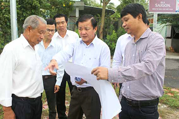 Lãnh đạo thành phố kiểm tra Dự án khu tái định cư Trường Đại học Y dược Cần Thơ, phường An Khánh, quận Ninh Kiều.