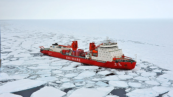 Tàu phá băng Tuyết Long của Trung Quốc hoạt động ở Bắc Cực. Ảnh: Sciencepoles