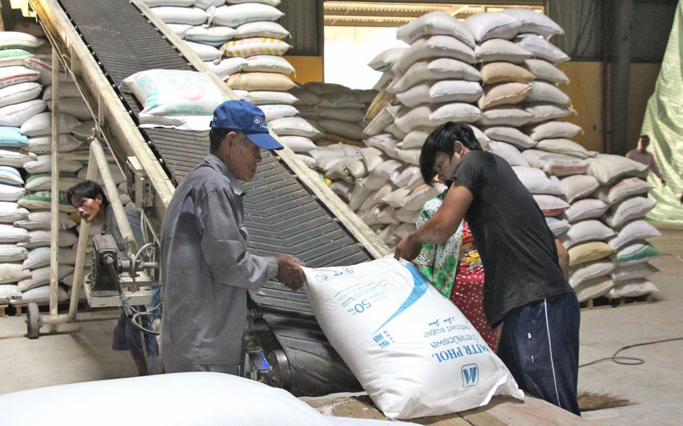 CPTPP sẽ mở ra nhiều cơ hội tăng trưởng xuất khẩu cho Việt Nam. Trong ảnh: Hoạt động sản xuất gạo xuất khẩu doanh nghiệp trên địa bàn quận Thốt Nốt. Ảnh: N.HƯƠNG