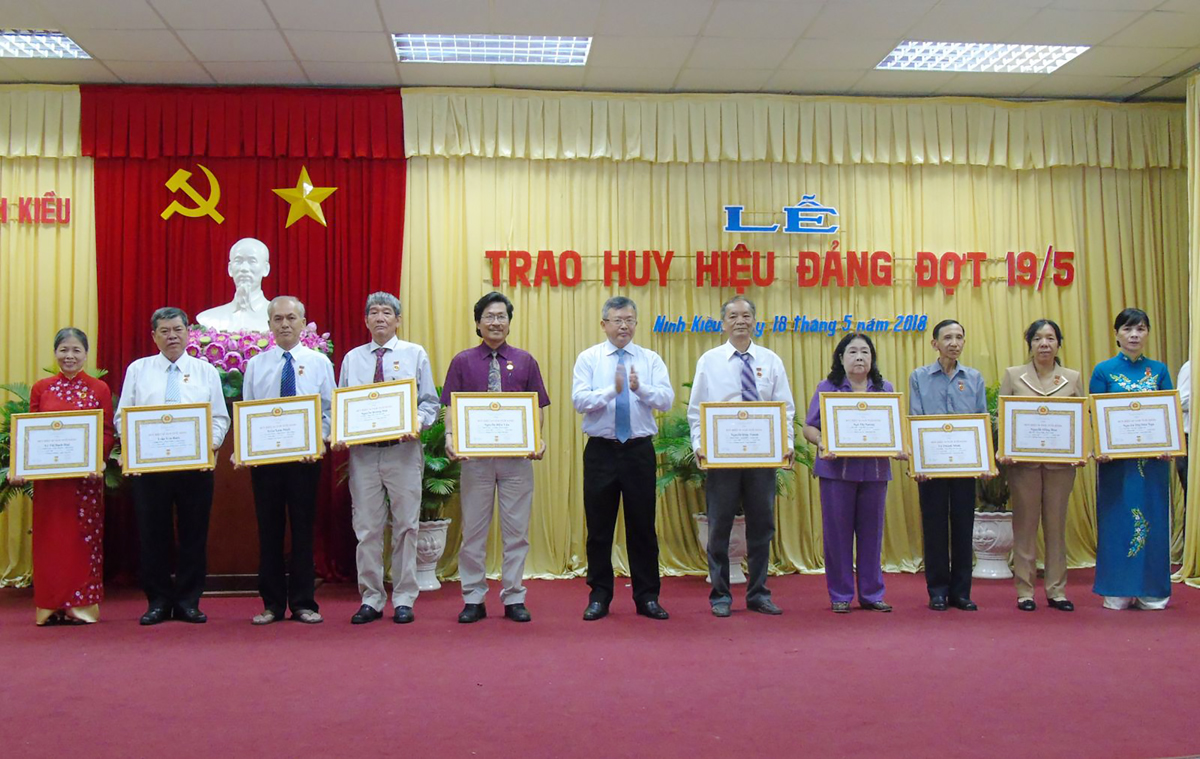 Học tập và làm theo Bác trở thành việc thường xuyên của cán bộ, đảng viên, nhân dân