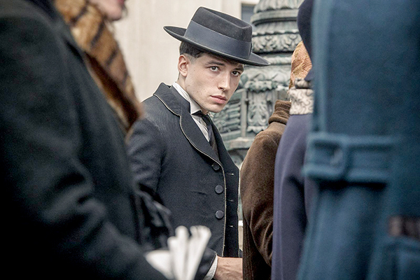 Ezra Miller chuyên trị những vai lạ Ezra Miller với tạo hình nhân vật Credence Barebone trong “Fantastic Beast: The Crimes of Grindelwald”.