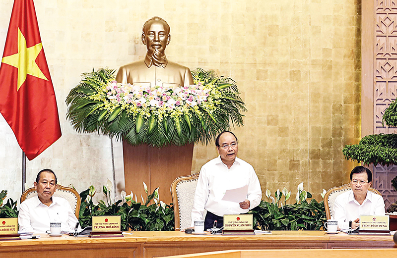 Thủ tướng Nguyễn Xuân Phúc phát  biểu tại phiên họp. Ảnh: THỐNG NHẤT (TTXVN)
