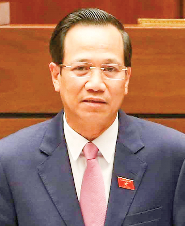 Bộ trưởng Lao động - Thương binh và Xã hội,
Bộ trưởng Tài nguyên Môi trường trả lời chất vấn