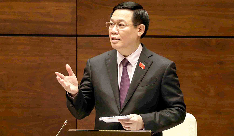 Phó Thủ tướng Vương Đình Huệ trả lời chất vấn của Đại biểu Quốc hội. Ảnh: Phương Hoa – TTXVN