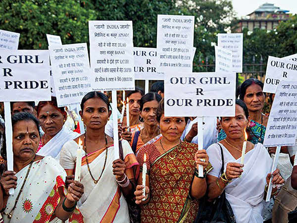 Một cuộc biểu tình chống cưỡng bức phụ nữ tại thành phố Mumbai. Ảnh: Harvard Magazine