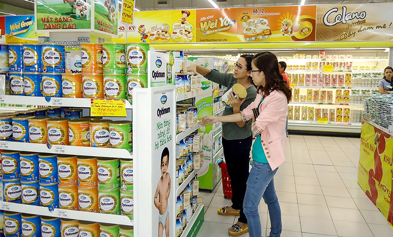 Tiếp tục thực hiện Cuộc vận động, góp phần phát triển kinh tế - xã hội thành phố Người tiêu dùng Cần Thơ ngày càng nâng cao nhận thức trong ưu tiên sử dụng hàng hóa trong nước. Ảnh: T.T