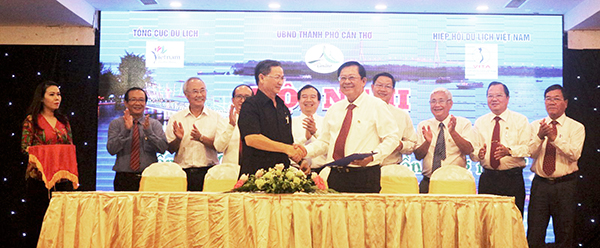 Sở Văn hóa, Thể thao và Du lịch TP Cần Thơ và Sở Văn hóa, Thể thao và Du lịch tỉnh Phú Yên kí kết hợp tác về du lịch.