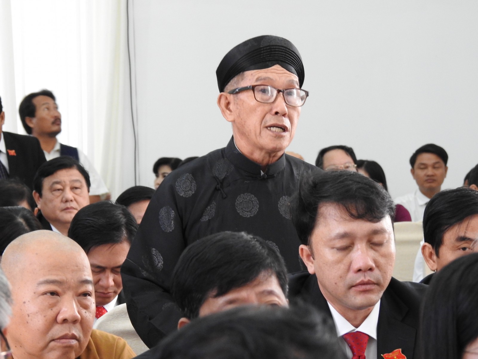 Chất vấn giám đốc các sở ngành về công tác quản lý