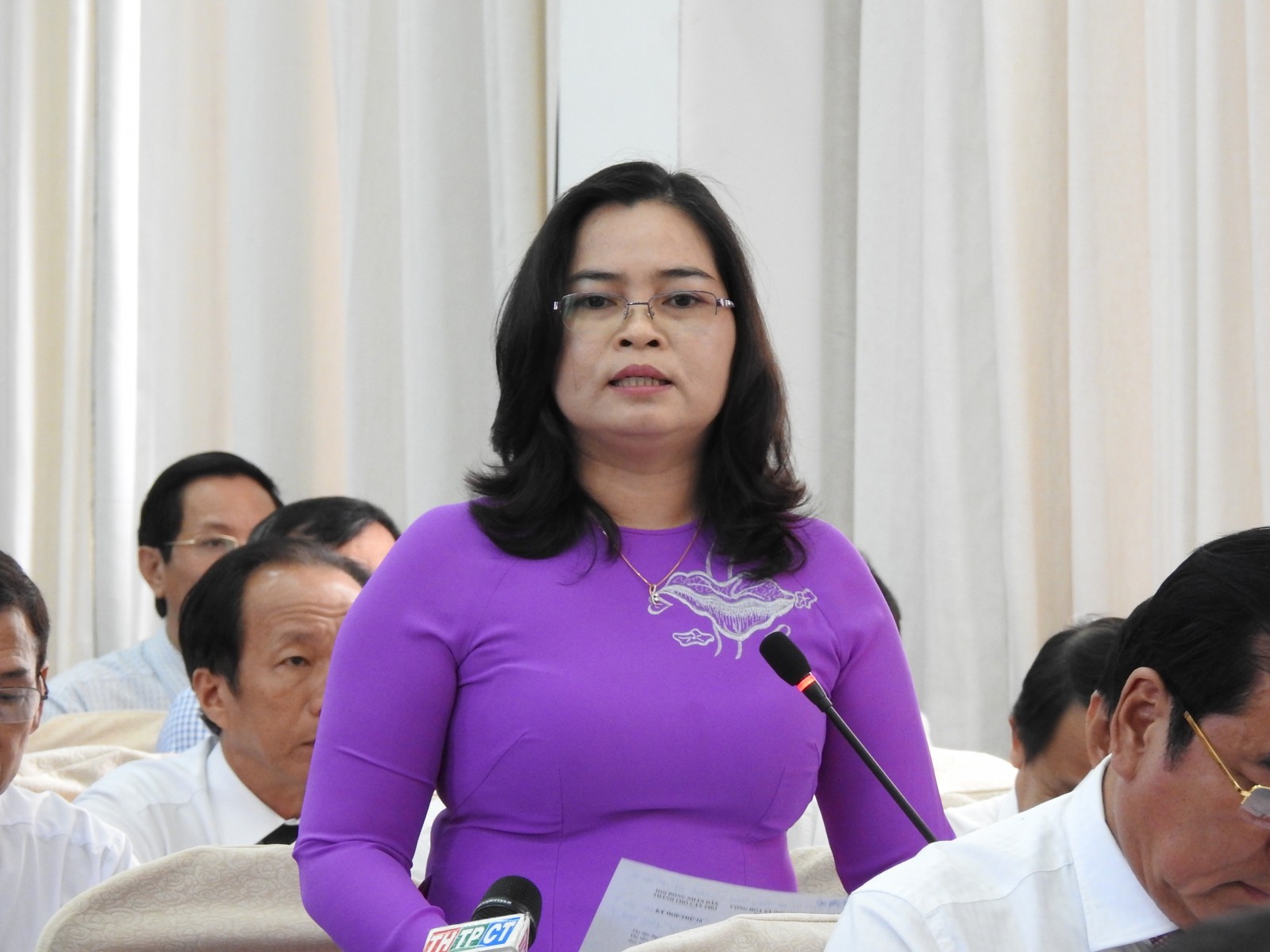 Chất vấn giám đốc các sở ngành về công tác quản lý