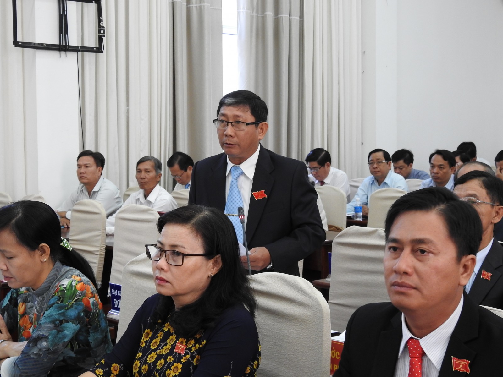 Chất vấn giám đốc các sở ngành về công tác quản lý