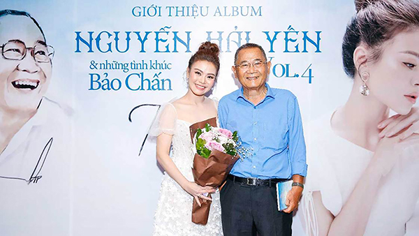 Hải Yến và nhạc sĩ Bảo Chấn trong buổi ra mắt album tại TP Hồ Chí Minh. Ảnh: vavomusic.com