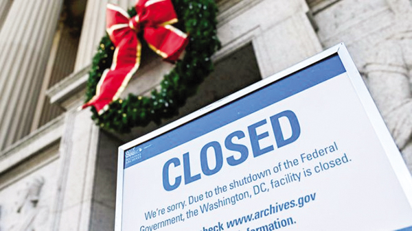 Biển đóng cửa tại Cục Lưu trữ Quốc gia ở Thủ đô Washington. Ảnh: BBC
