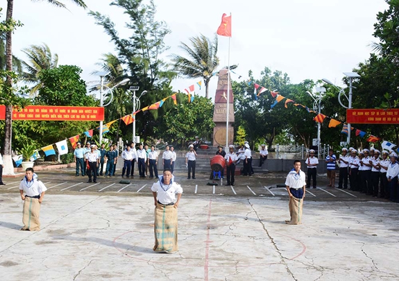Chiến sĩ Trường Sa luyện rèn thể lực