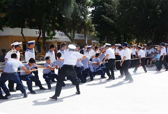 Chiến sĩ Trường Sa luyện rèn thể lực