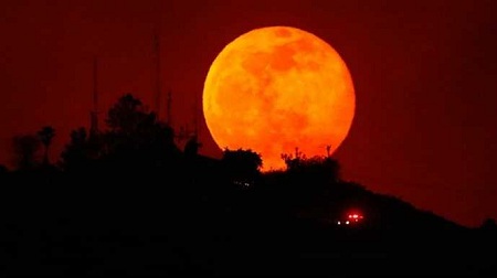 Việt Nam đón "siêu trăng" vào đúng rằm tháng Giêng