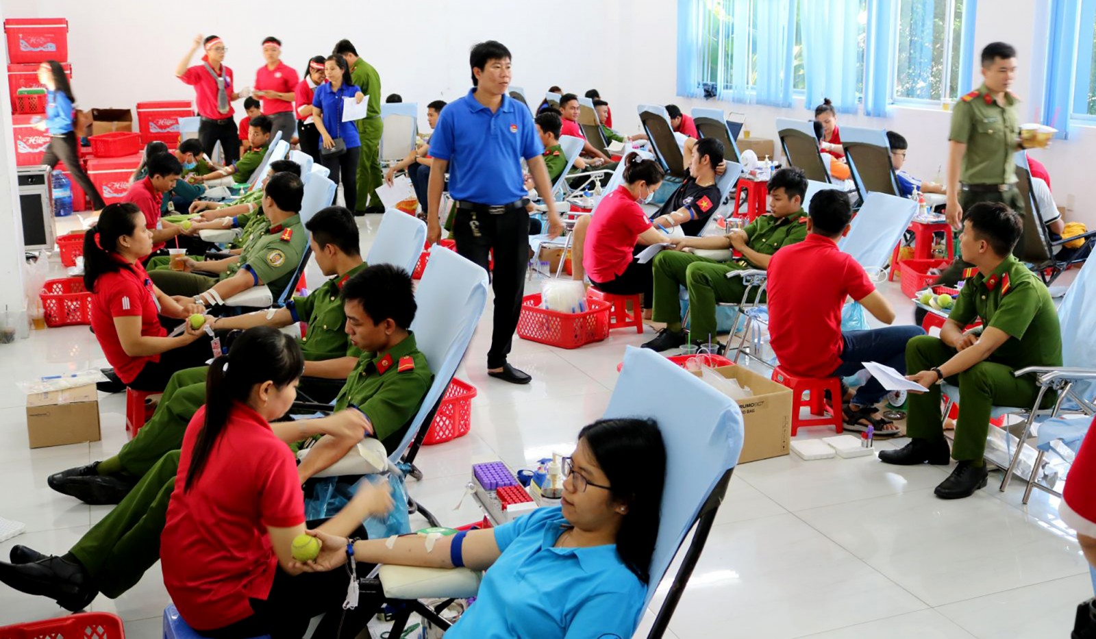 Ban Tổ chức đã tiếp nhận 299 đơn vị máu từ người tình nguyện.