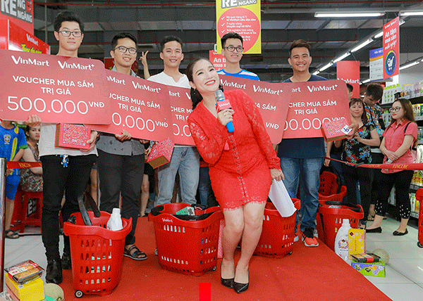 Phái mạnh Cần Thơ “đại náo” VinMart rinh xe VinFast