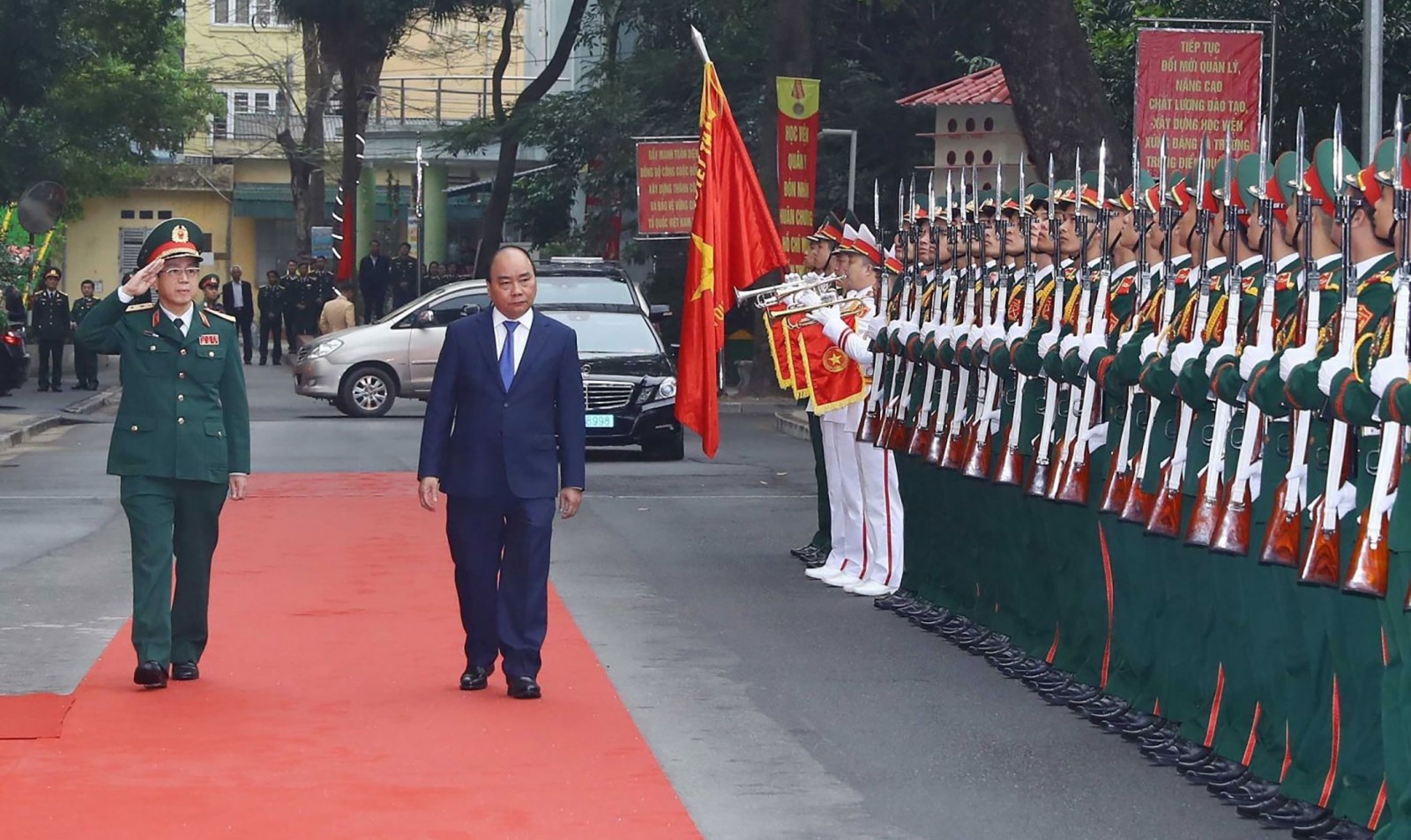 Thủ tướng Nguyễn Xuân Phúc dự Lễ kỷ niệm 70 năm ngày truyền thống Học viện Quân Y. Ảnh: THỐNG NHẤT – TTXVN