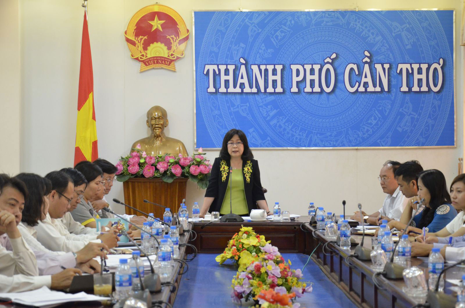 Bà Võ Thị Hồng Ánh, Phó Chủ tịch UBND TP Cần Thơ phát biểu tại hội nghị. Ảnh: CHẤN HƯNG