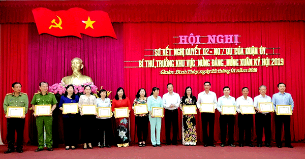 Phát huy vai trò, trách nhiệm của đảng viên