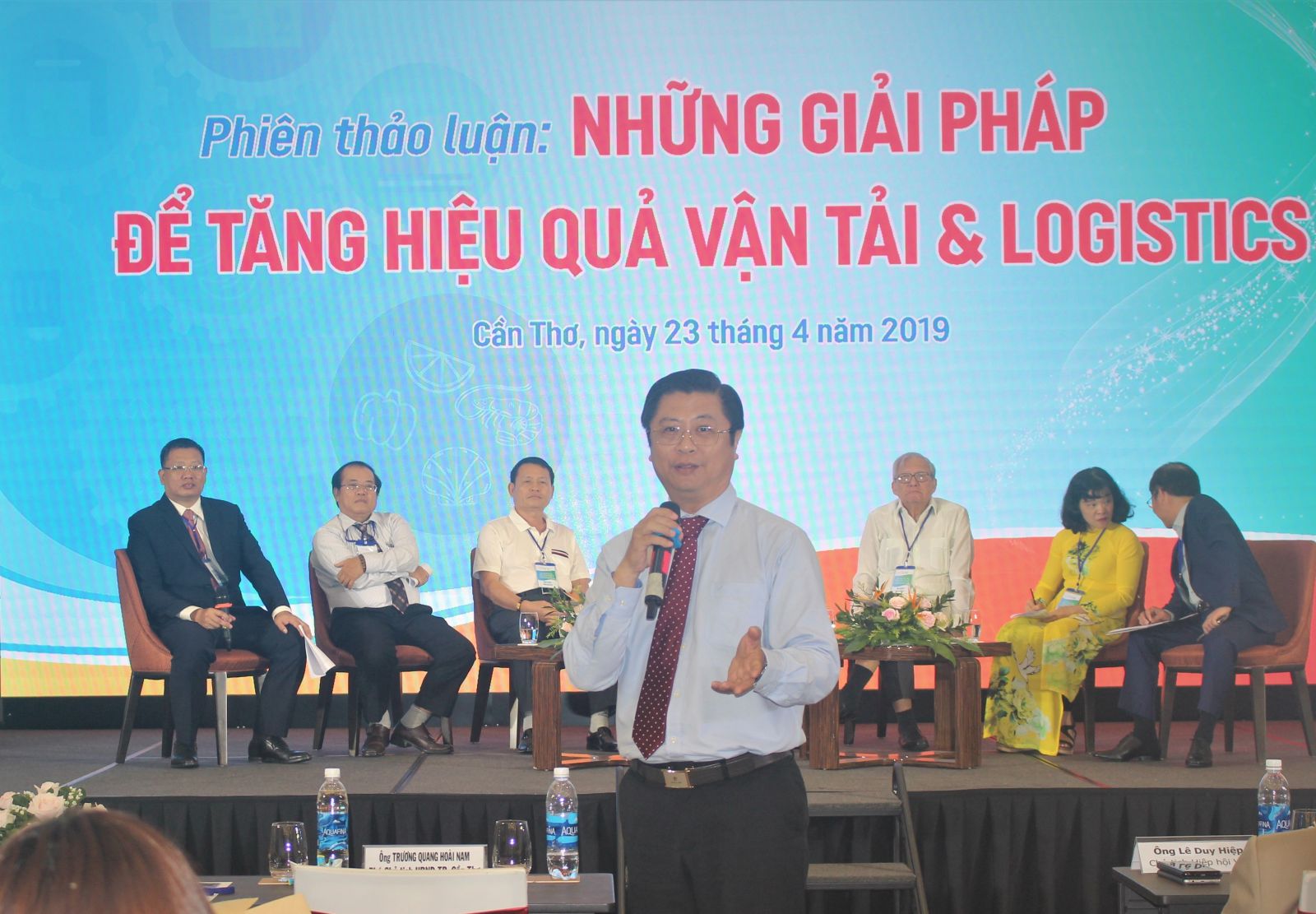 Phó Chủ tịch UBND TP Cần Thơ Trương Quang Hoài Nam trình bày về những cơ chế hỗ trợ đối với các doanh nghiệp có nhu cầu đầu tư vào lĩnh vực logistics tại TP Cần Thơ. Ảnh: MINH HUYỀN 