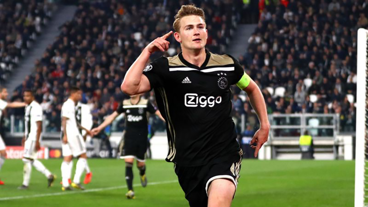 Matthijs de Ligt thăng hoa giúp Ajax có một hành trình đầy bất ngờ ở Champions League. Ảnh: Omnisport