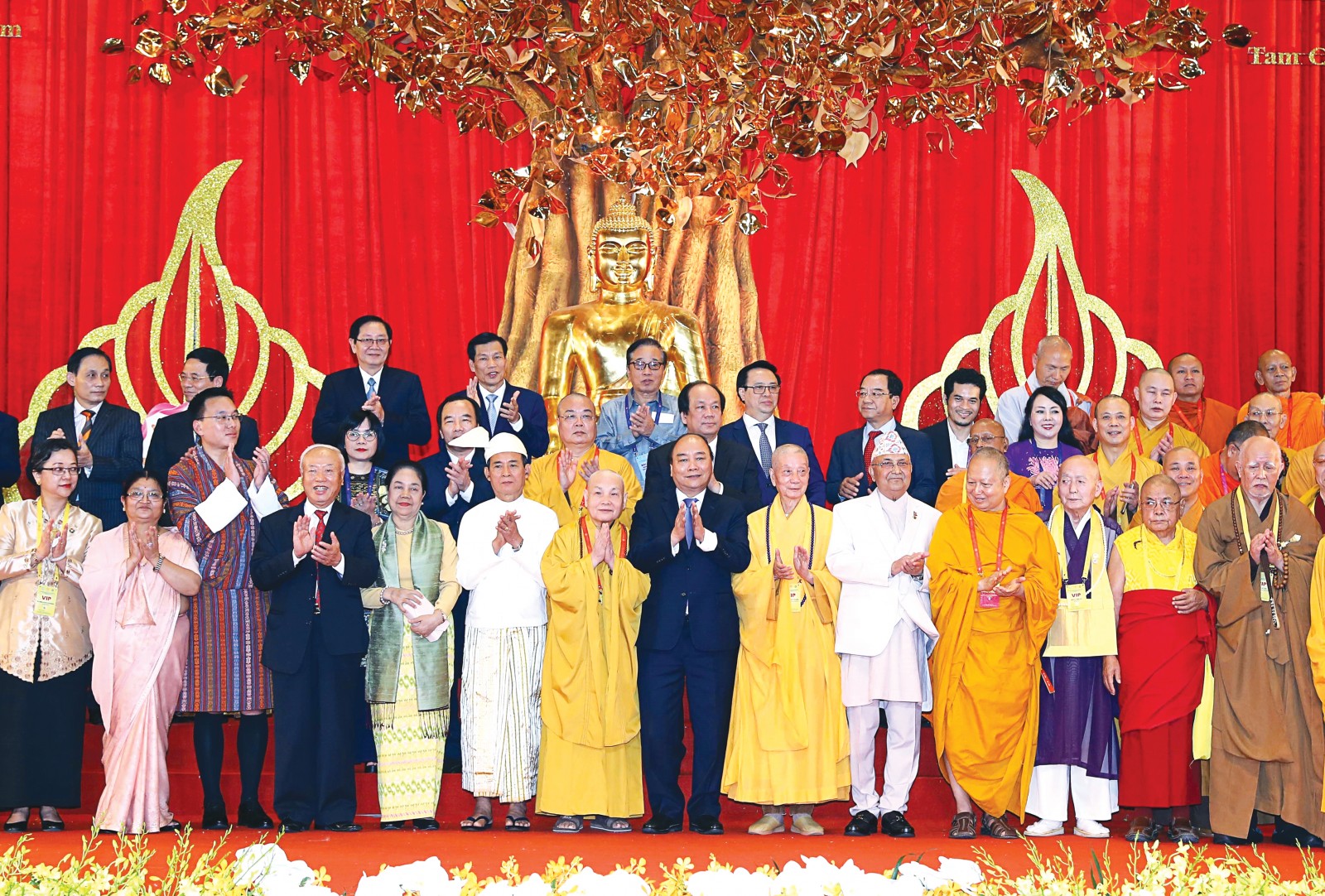 Thủ tướng Chính phủ Nguyễn Xuân Phúc và các đại biểu tại Lễ khai mạc Đại lễ Phật đản Liên Hiệp Quốc lần thứ 16 - Vesak 2019. Ảnh: Thống Nhất – TTXVN