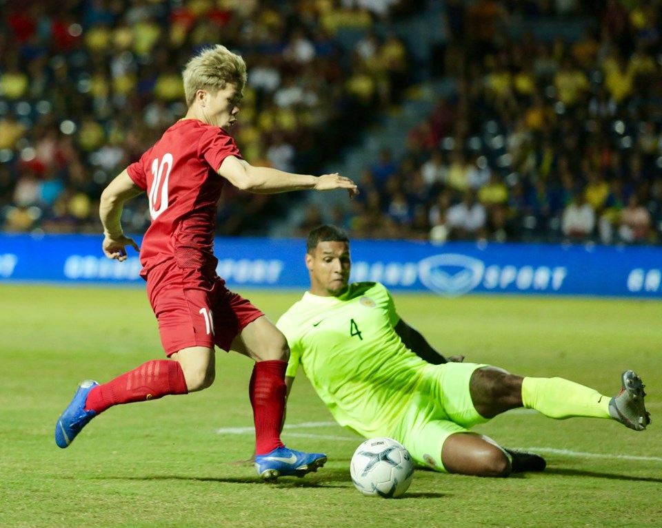 Thua ở loạt penalty, Việt Nam về nhì tại King’s Cup