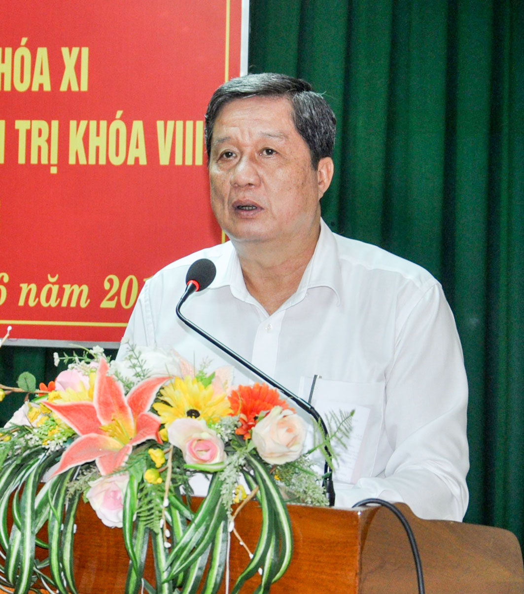 Thực hiện tốt việc mua và đọc báo, tạp chí của Đảng