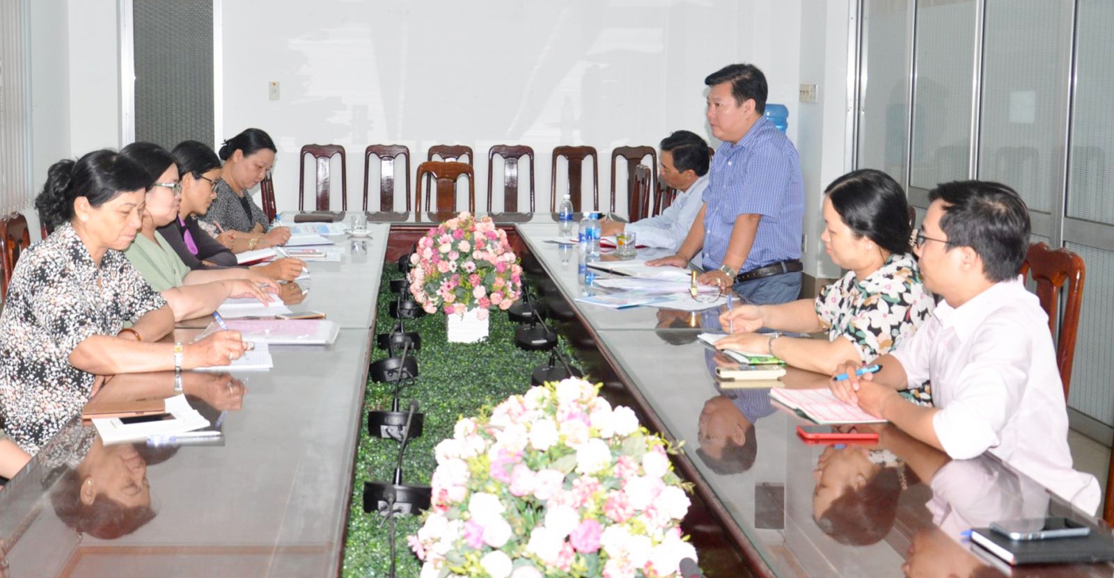 Nâng cao chất lượng sinh hoạt chi bộ Đồng chí Hồ Truyền Thống, Phó Bí thư Đảng ủy Khối Cơ quan Dân Chính Đảng thành phố dự họp lệ Chi bộ 6, Đảng bộ Báo Cần Thơ đánh giá chất lượng cuộc họp theo Hướng dẫn 08.