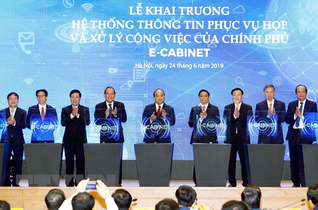 Thủ tướng Nguyễn Xuân Phúc chủ trì cuộc họp qua hệ thống e-Cabinet
