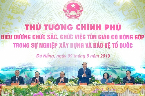 Thủ tướng gặp mặt, biểu dương các chức sắc, chức việc tôn giáo tiêu biểu