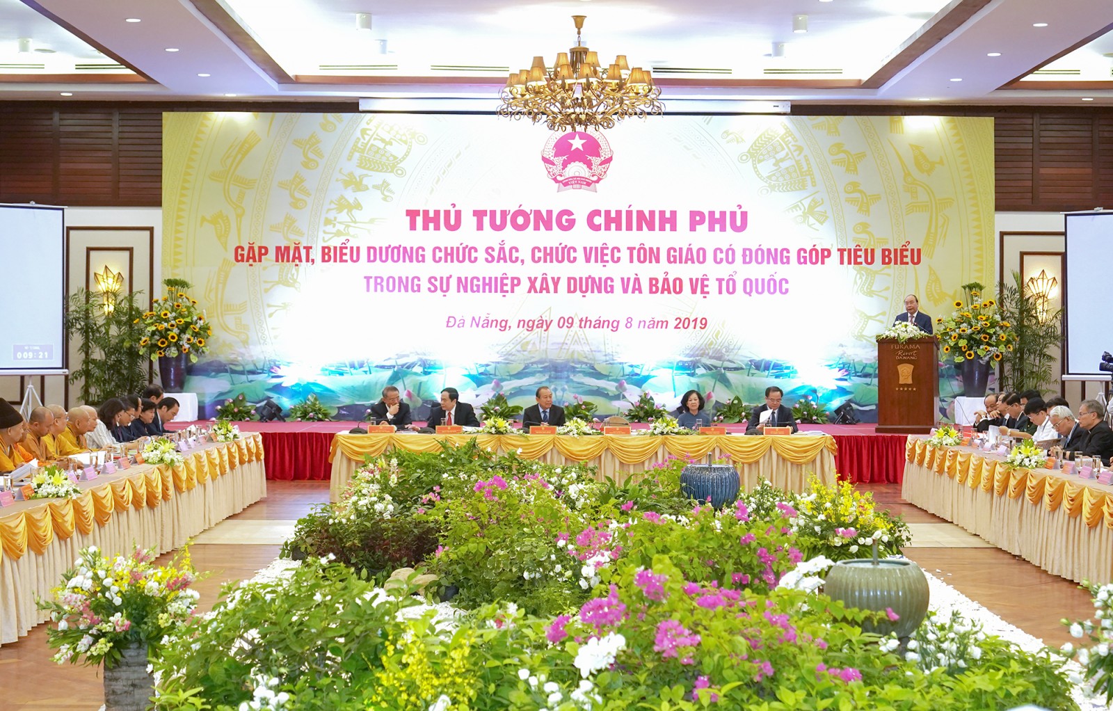 Thủ tướng gặp mặt, biểu dương các chức sắc, chức việc tôn giáo tiêu biểu
