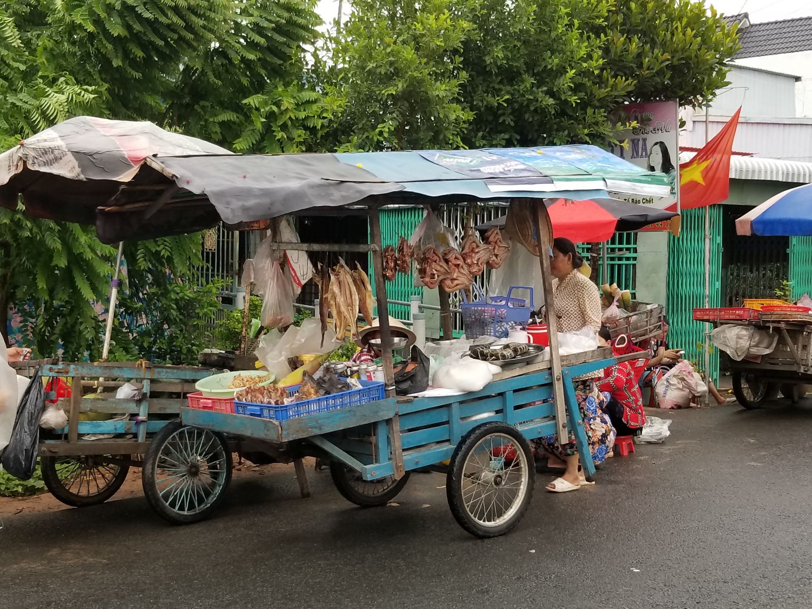 Muôn nẻo "xe hàng" miền biên viễn