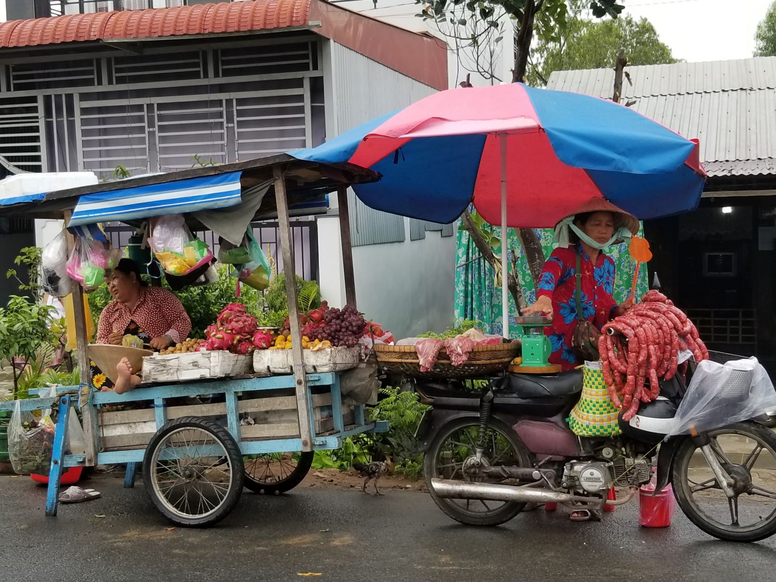 Muôn nẻo "xe hàng" miền biên viễn