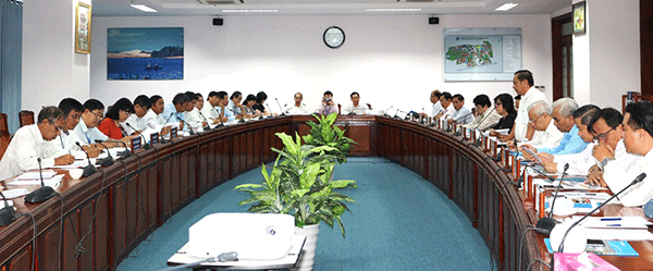 Quan tâm hơn nữa công tác xây dựng Đảng; giáo dục đạo đức lối sống cho sinh viên