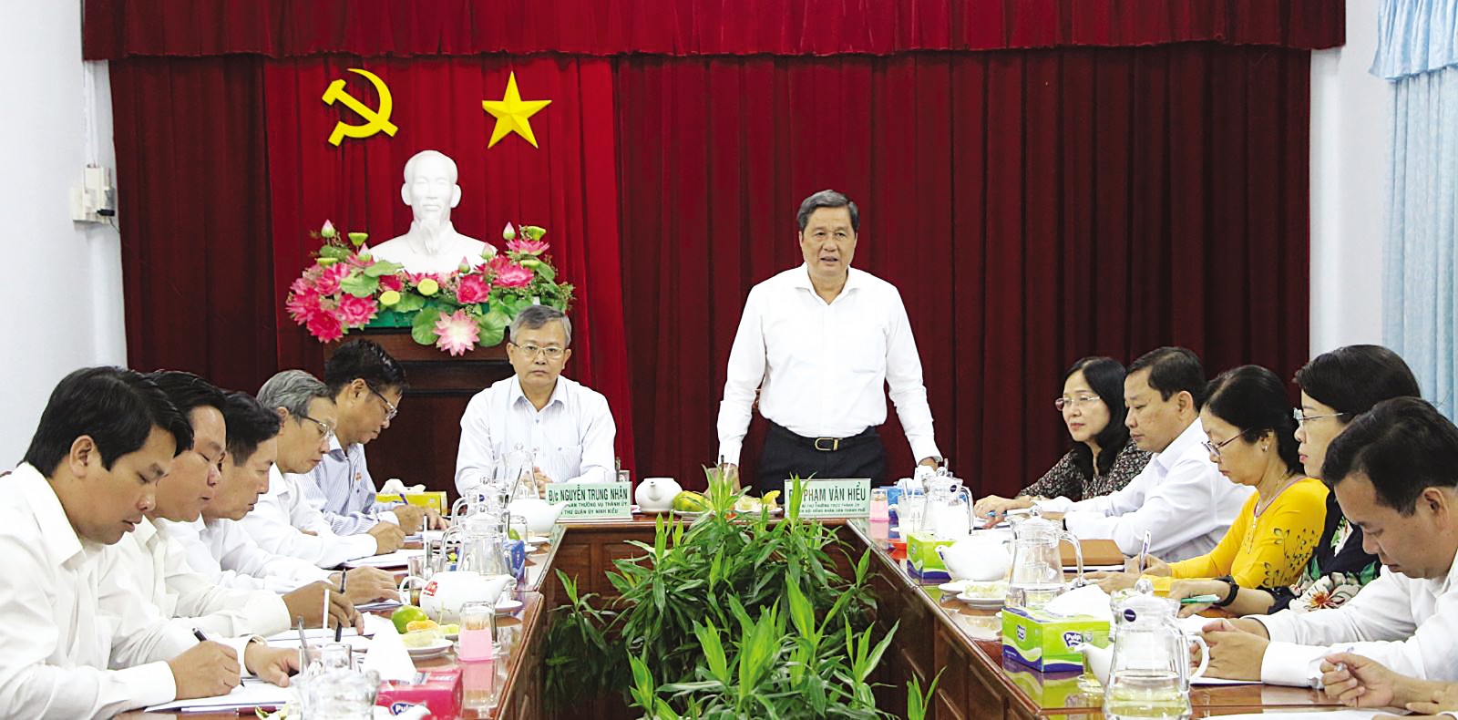 Đồng chí Phạm Văn Hiểu phát biểu chỉ đạo tại buổi giám sát Ban Thường vụ Quận ủy Ninh Kiều. Ảnh: Ngọc Quyên