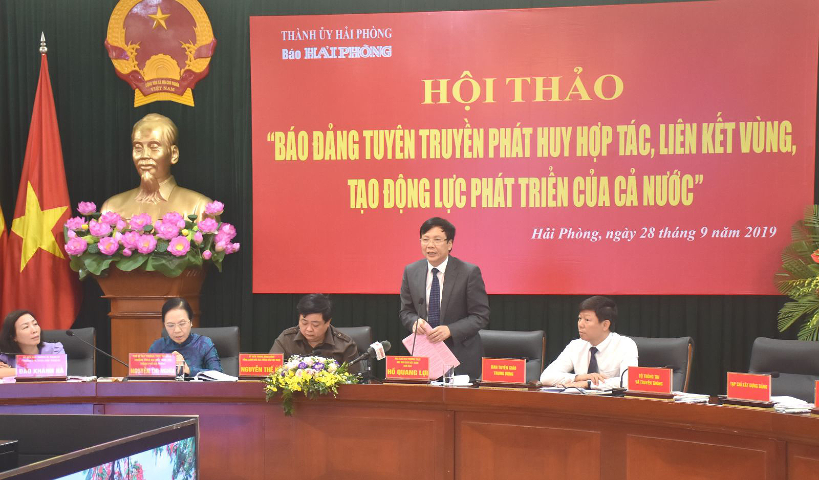 Ông Hồ Quang Lợi, Phó Chủ tịch Thường trực Hội Nhà báo Việt Nam phát biểu tại Hội thảo. Ảnh: Kim Xuân.