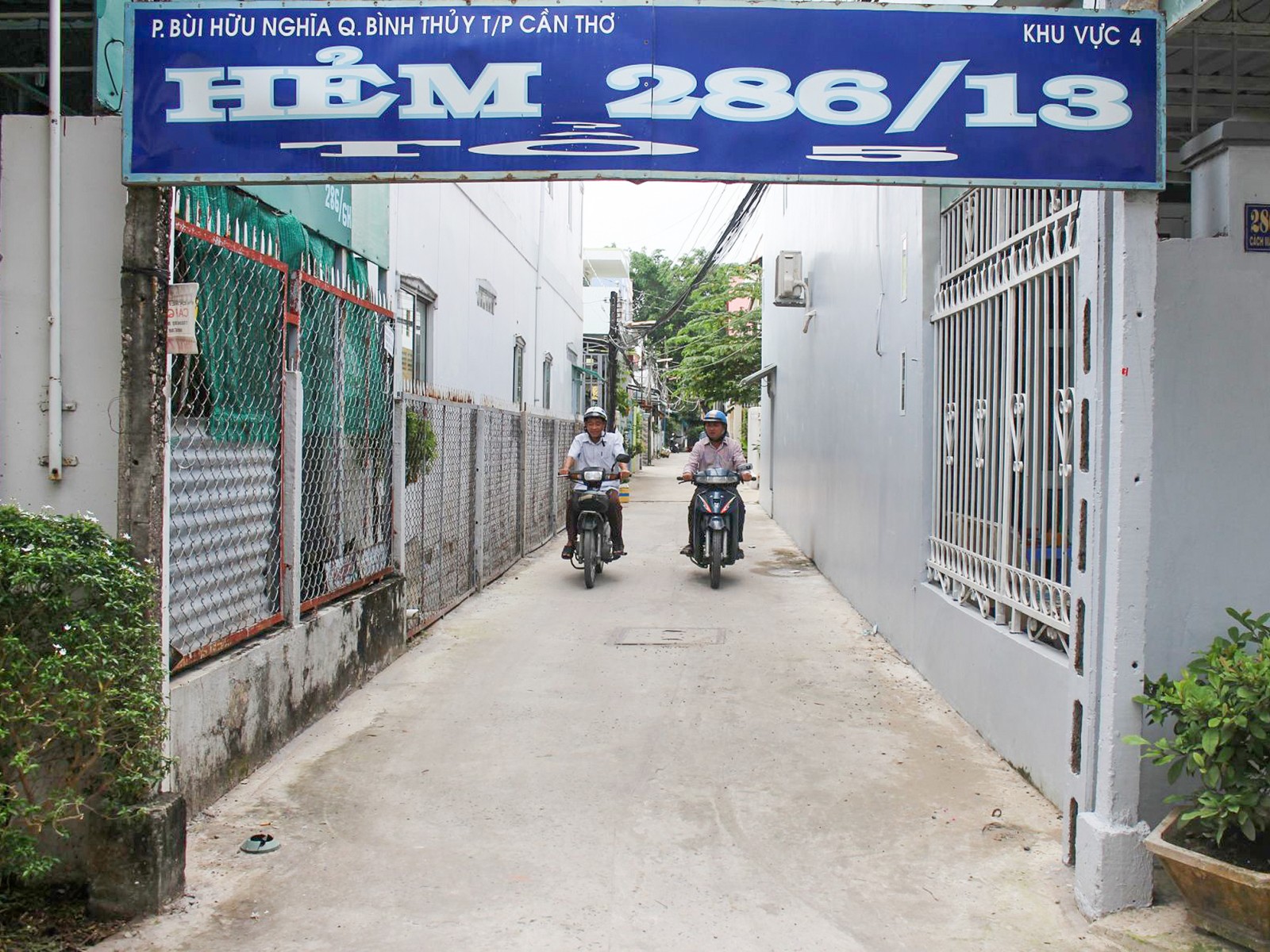 Tuyến hẻm 286/13 khang trang rộng rãi, tạo điều kiện cho người dân đi lại thuận tiện.