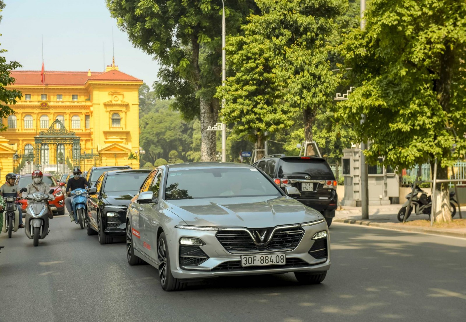 Khách hàng choáng vì cách chăm sóc "chẳng giống ai" của VinFast