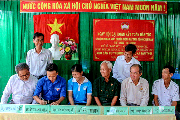 Tổ chức “Ngày hội Đại đoàn kết toàn dân tộc”