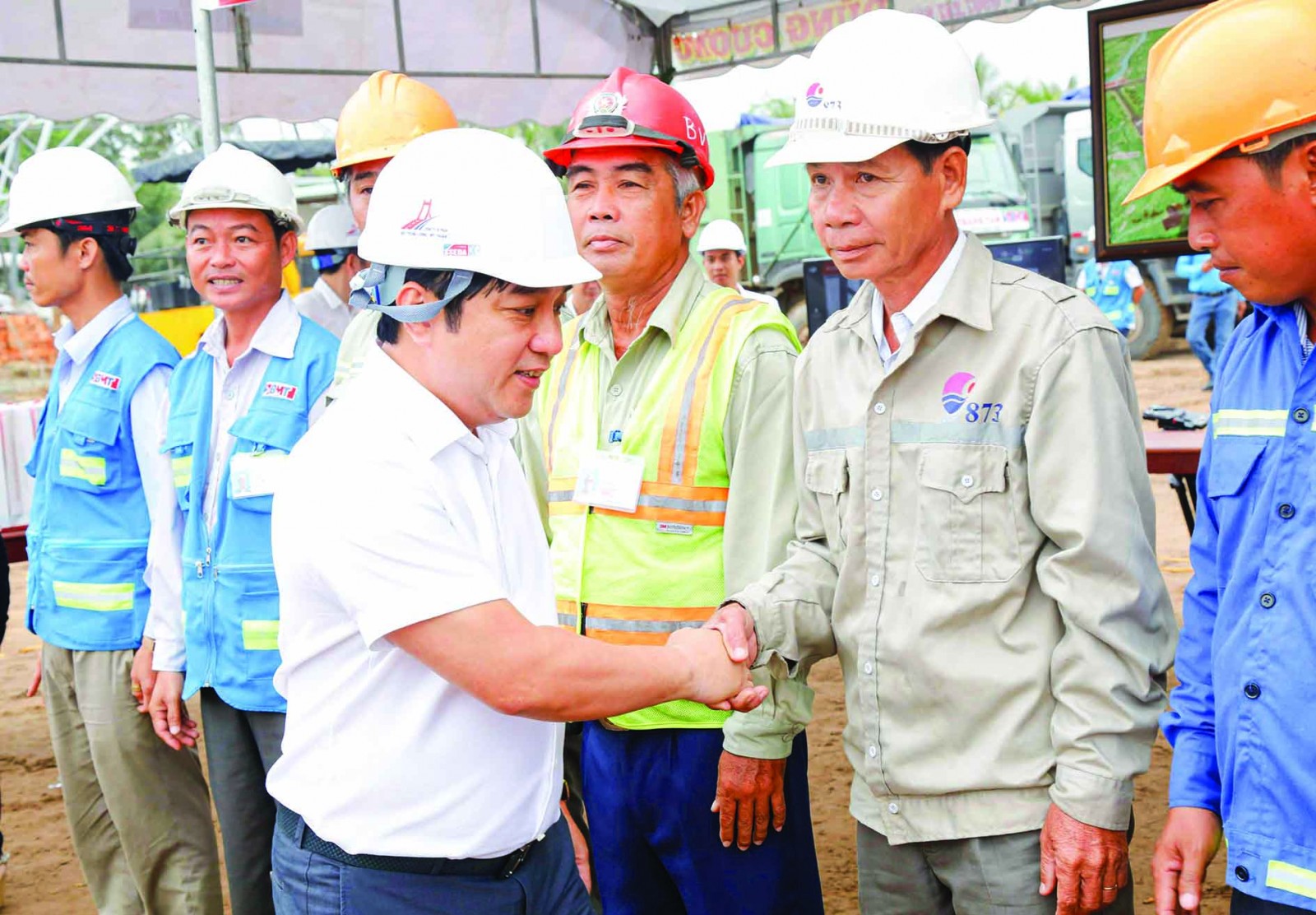 Mùa xuân trên công trường Trung Lương - Mỹ Thuận