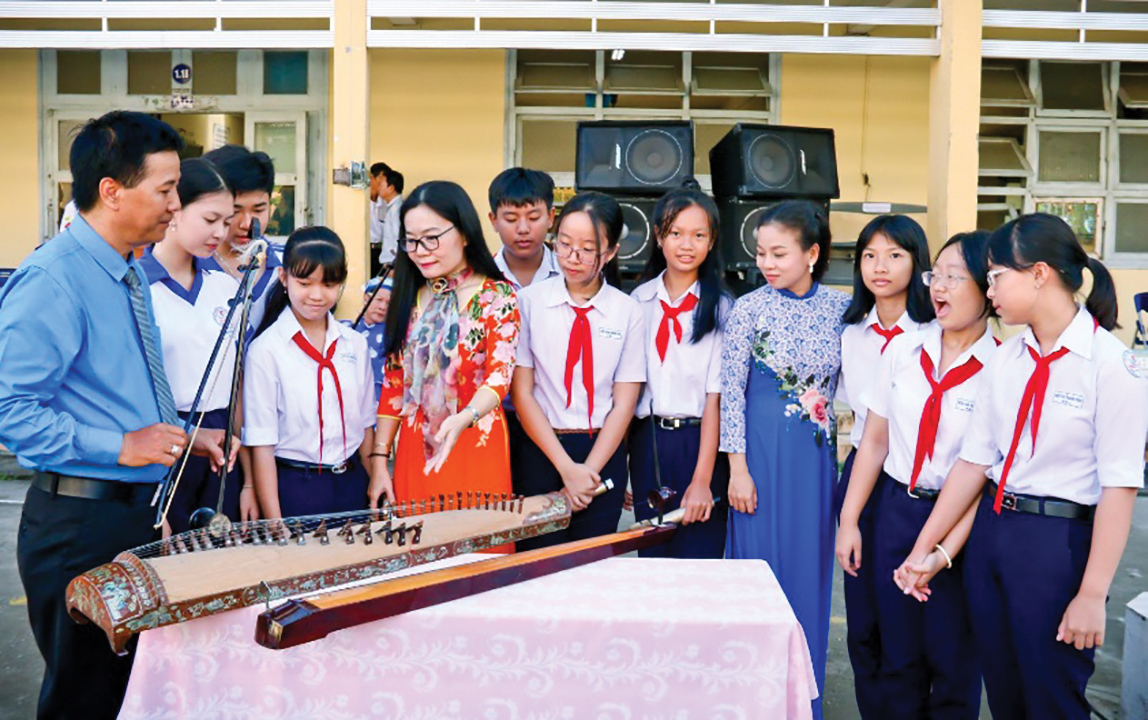 Tiếp bước trăm năm