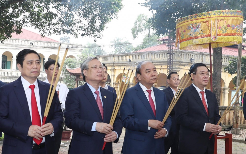 Lãnh đạo Đảng, Nhà nước viếng Lăng Bác nhân 45 năm Ngày Giải phóng miền Nam, thống nhất đất nước
